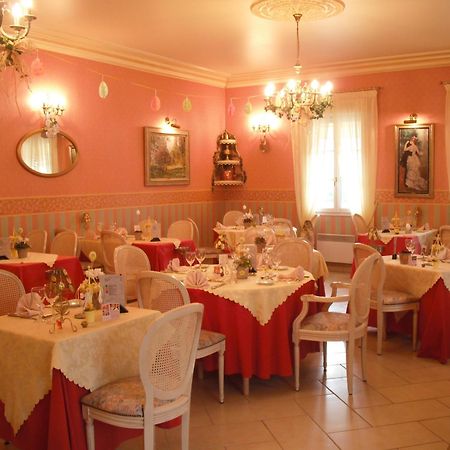 Hotel Le Clos Du Montvinage Étréaupont Kültér fotó