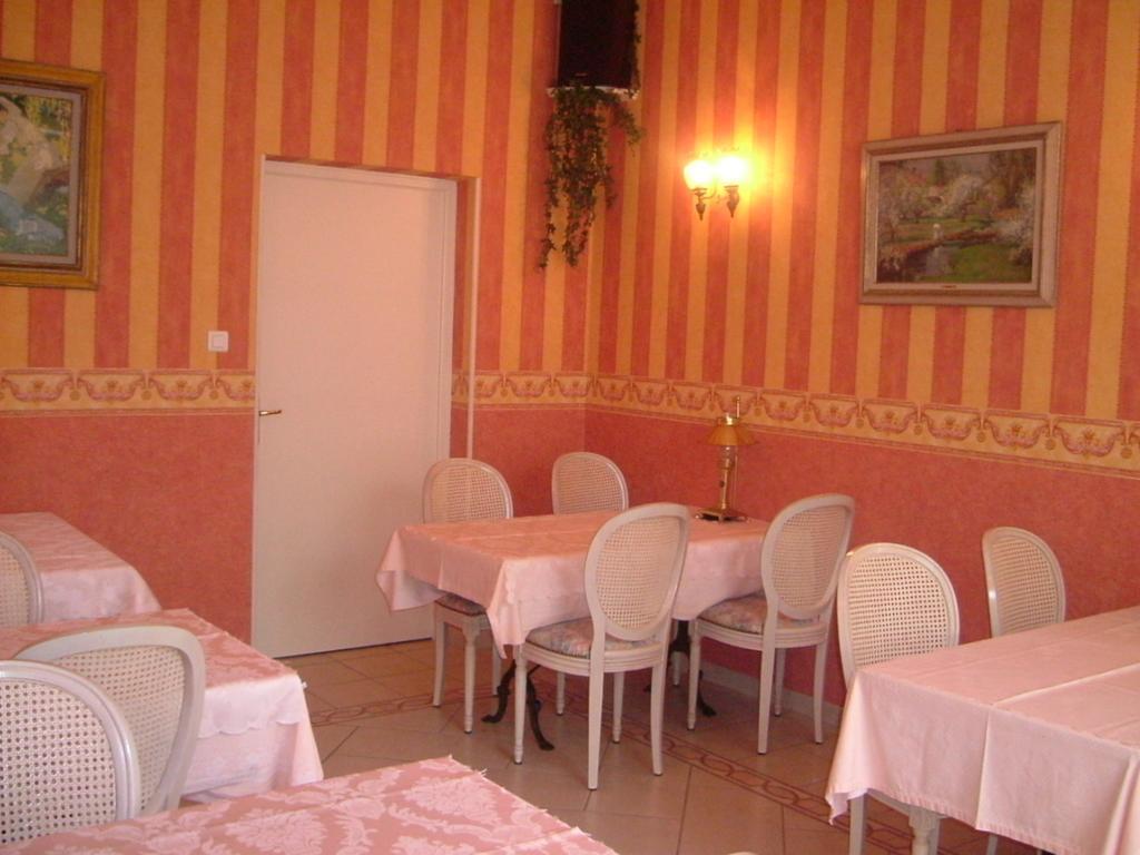 Hotel Le Clos Du Montvinage Étréaupont Kültér fotó