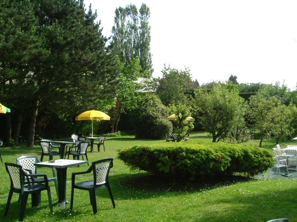 Hotel Le Clos Du Montvinage Étréaupont Kültér fotó