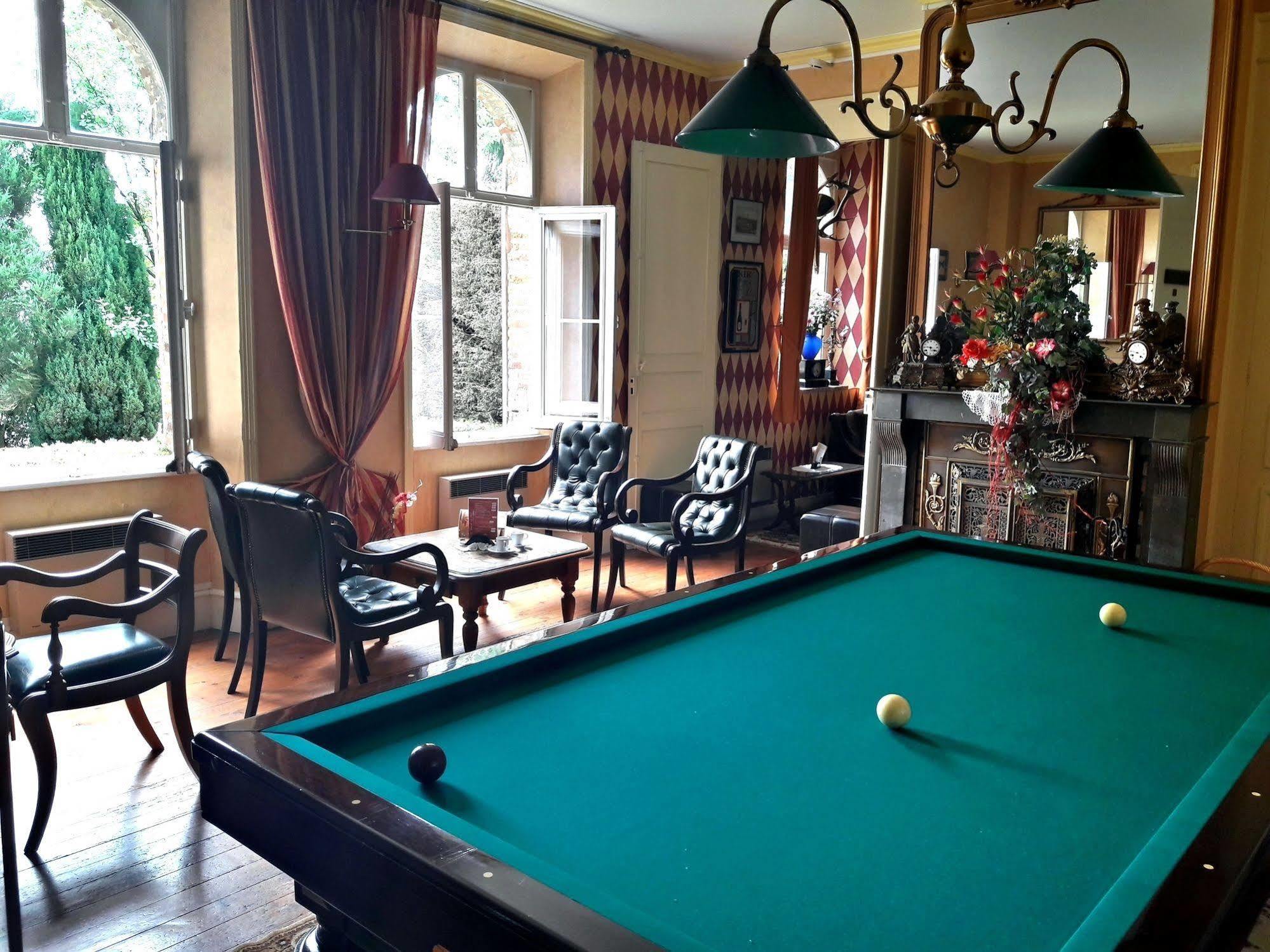 Hotel Le Clos Du Montvinage Étréaupont Kültér fotó