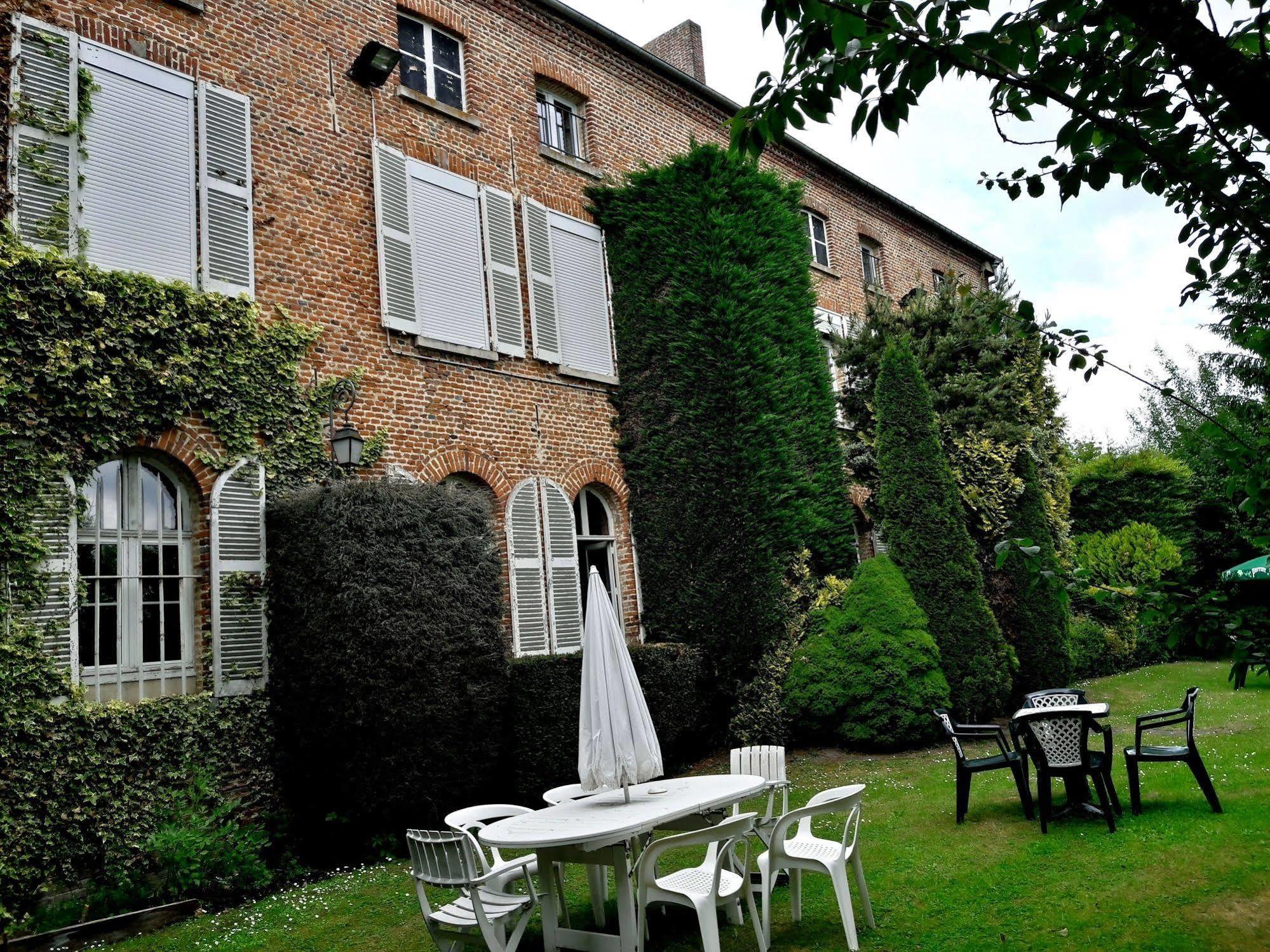 Hotel Le Clos Du Montvinage Étréaupont Kültér fotó